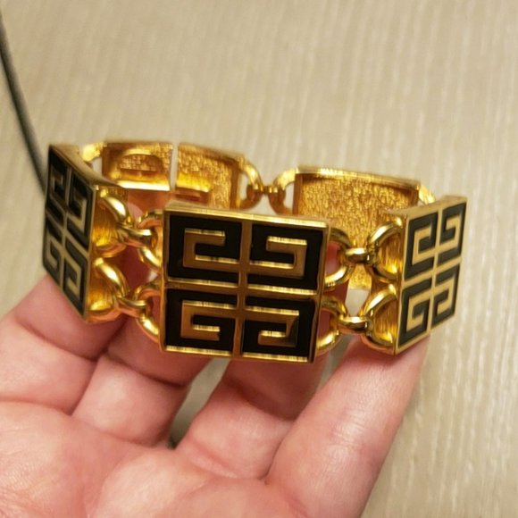 Givenchy Vintage 4G Logo Bracelet 1977 Gold-Plated Collector - Picture 4 of 16